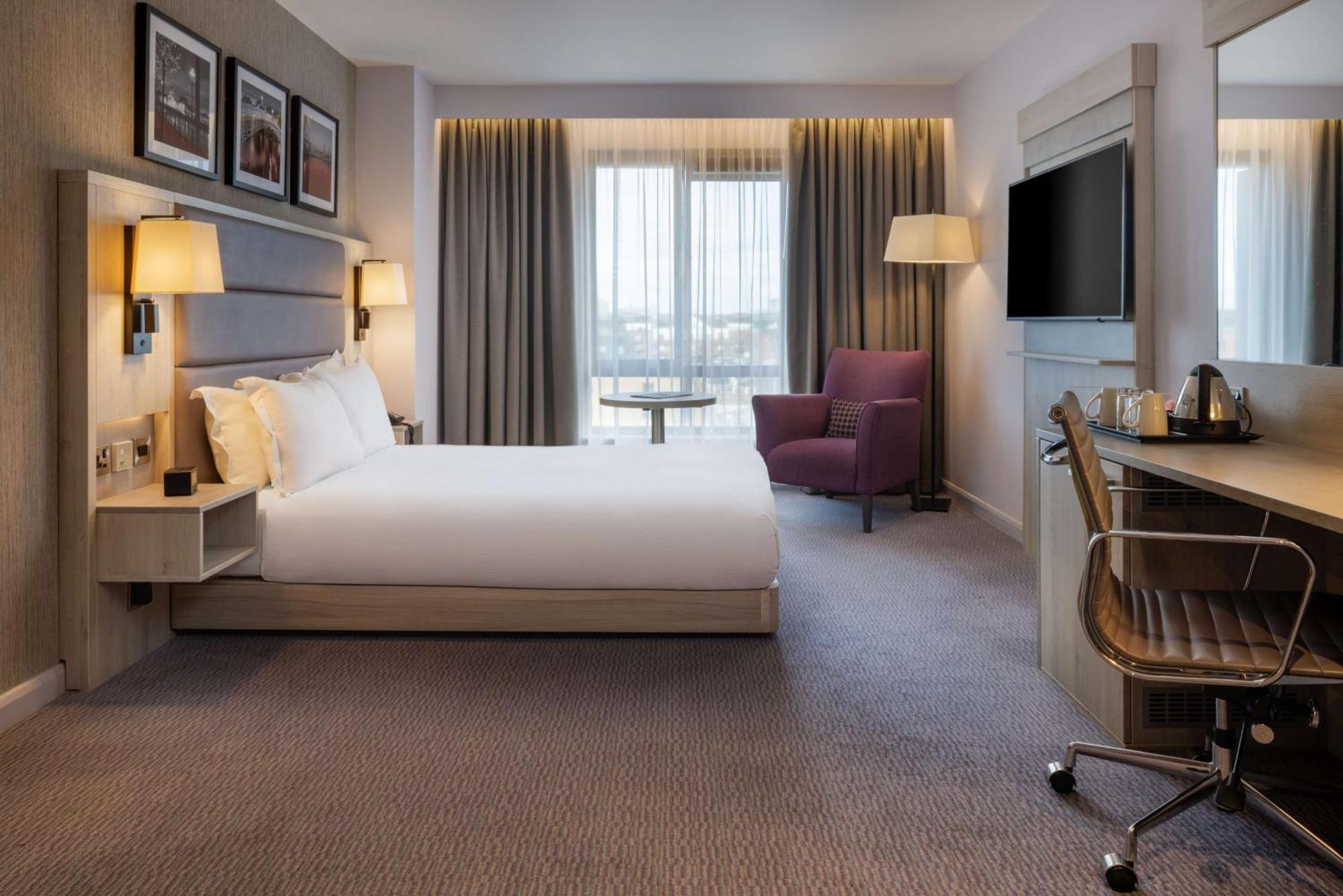 Hilton Garden Inn Dublin City Centre Exterior photo